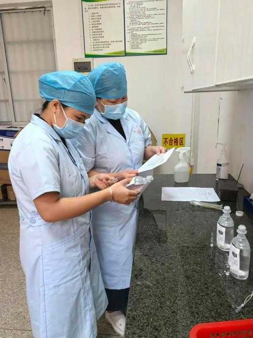 芳华医者:白衣执甲护佑生命之光