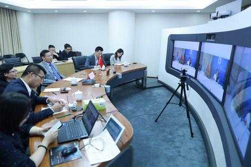 边做边开视频会议是否违反法律和公司规定?如何避免风险?