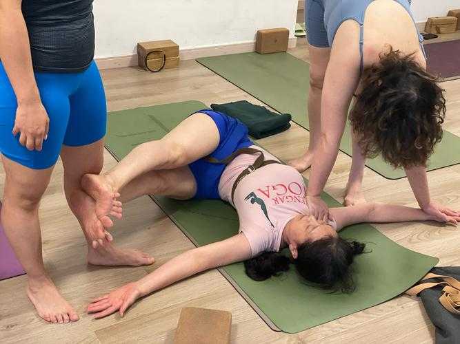 瑜伽教学:个性化教学与情绪管理满足学员特殊需求