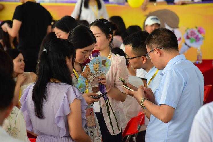 男女合力磨豆浆剧爆火!网友:豆浆到爱情,年度爱情奇迹再现!